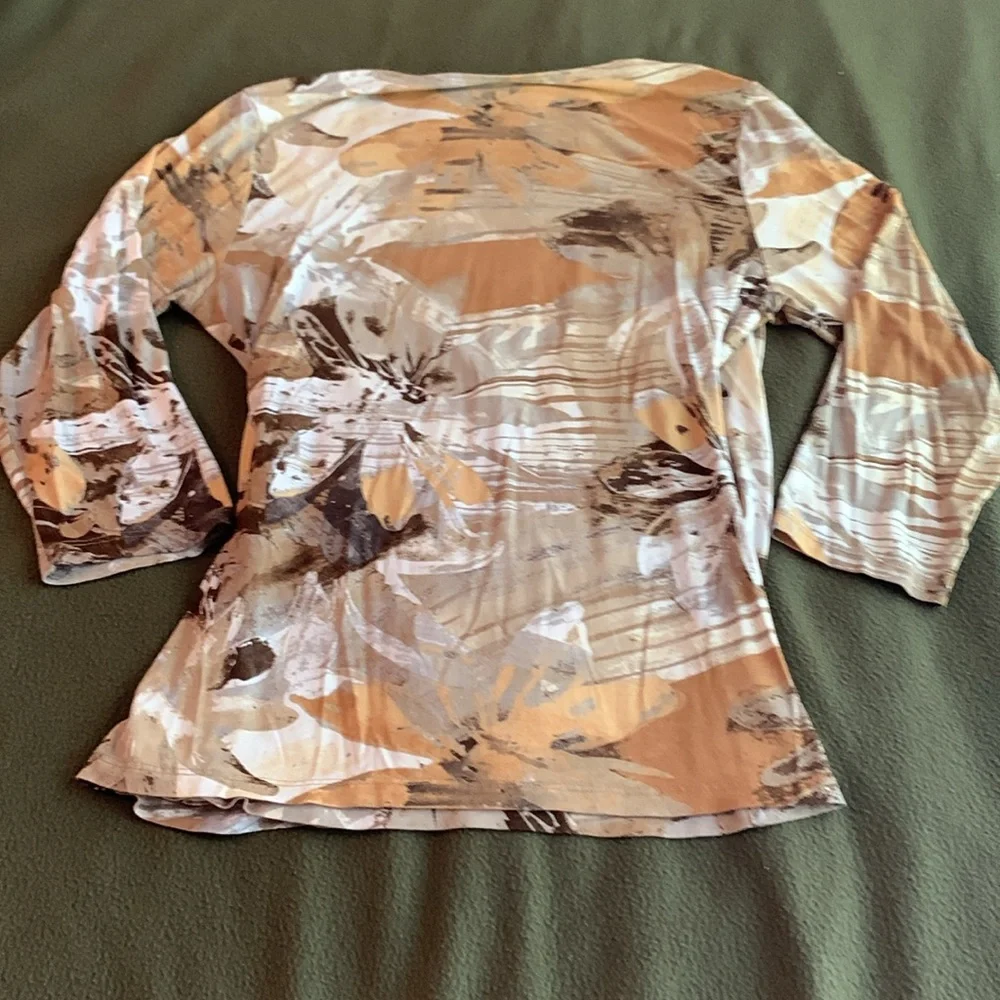 Coldwater Creek floral crossover top. 3/4 length sleeves.  Size medium - Picture 9 of 9